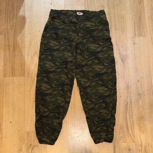 Camouflage Ankle Pants